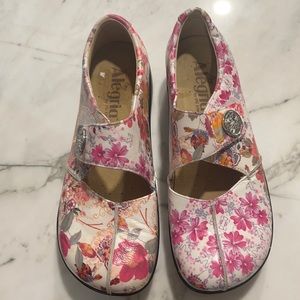 Women’s Algeria shoes leather upper floral print size 38